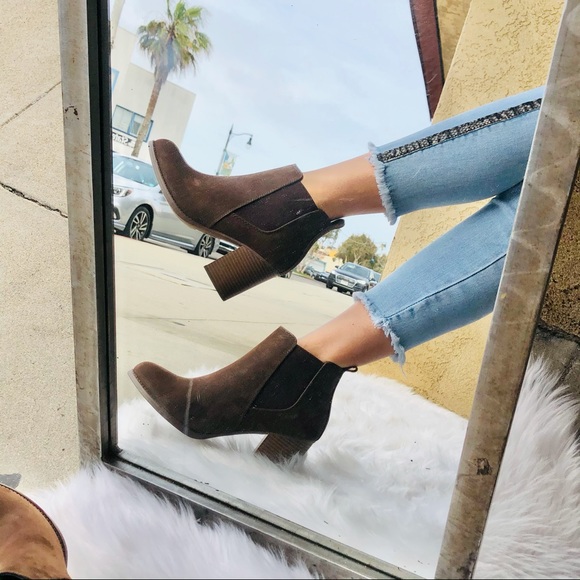 NEW Soda Physic Brown Stacked Heel Chelsea Bootie - Picture 13 of 13